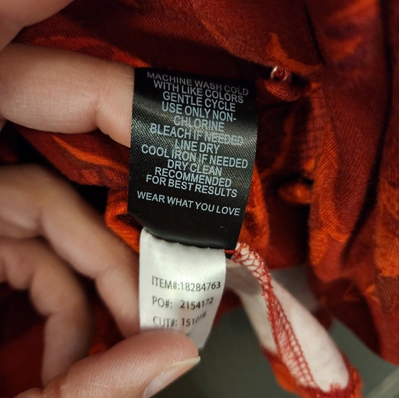 Torrid Plus Size 2 - Super Soft Button-front Seamed Top in Red - Picture 6 of 10